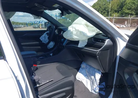 2025 Jeep Grand Cherokee Laredo X 4X4 из США, поврежденный, VIN 1C4RJHAG2SC294792